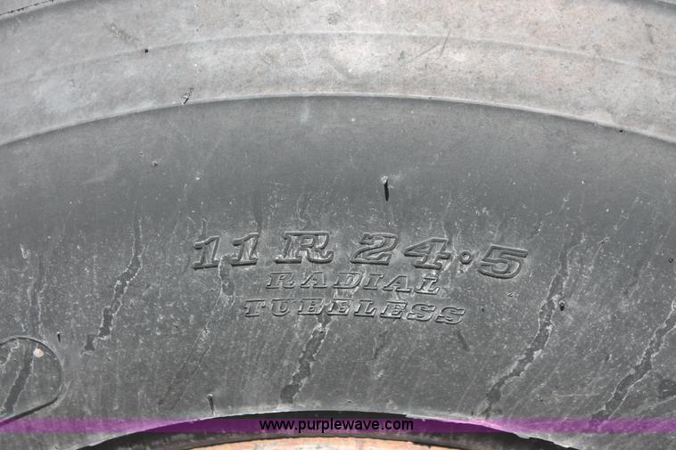 image for item K8985 1971 Lufkin flatbed trailer