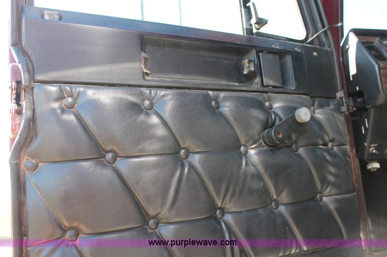 image for item K8986 1995 Freightliner FLD semi truck