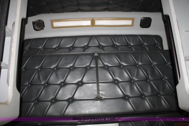 image for item K8986 1995 Freightliner FLD semi truck