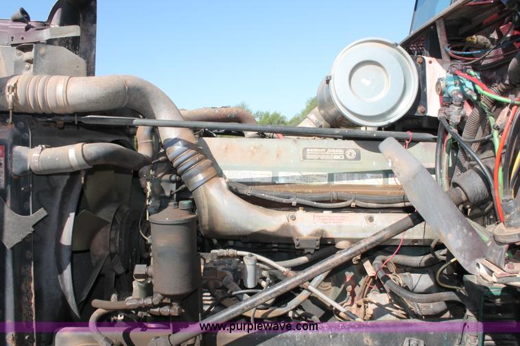 image for item K8986 1995 Freightliner FLD semi truck