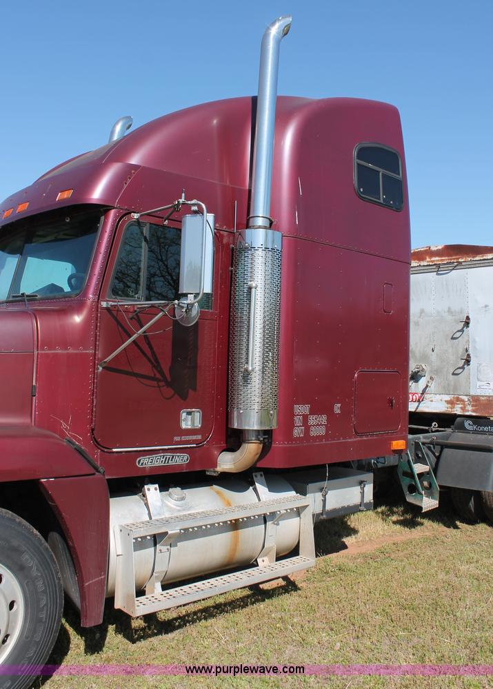 image for item K8986 1995 Freightliner FLD semi truck