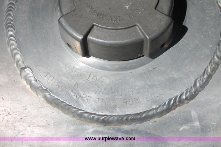 image for item K8986 1995 Freightliner FLD semi truck