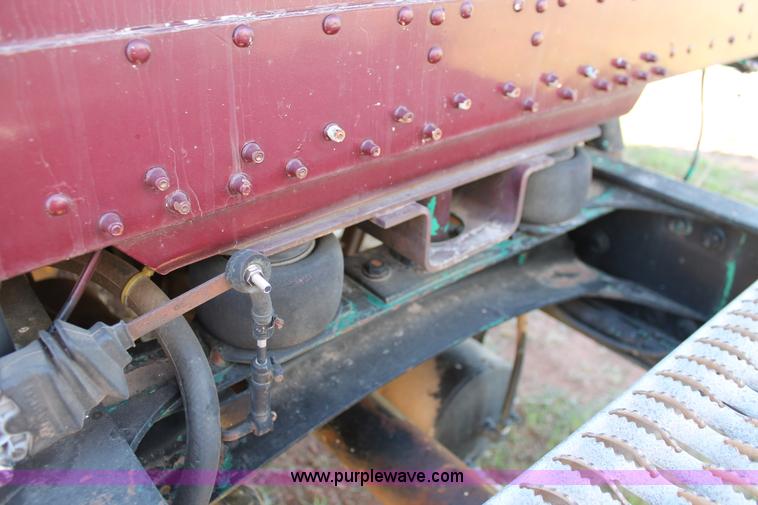 image for item K8986 1995 Freightliner FLD semi truck