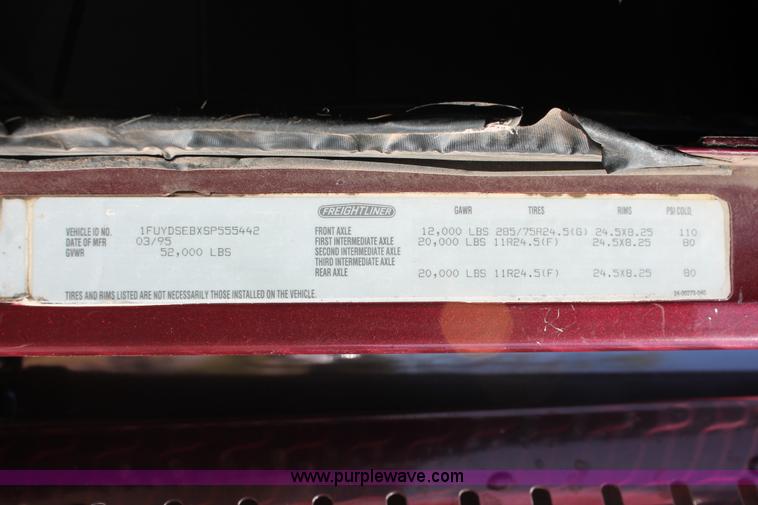 image for item K8986 1995 Freightliner FLD semi truck