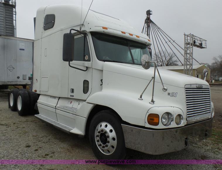 image for item L5446 2001 Freightliner Century Class 120 semi truck