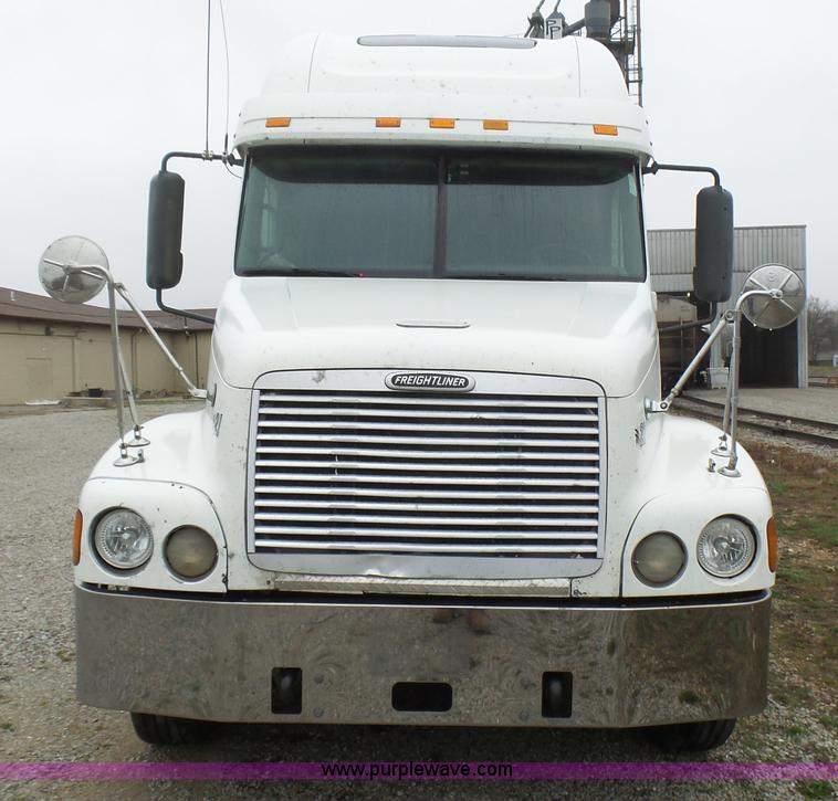 image for item L5446 2001 Freightliner Century Class 120 semi truck