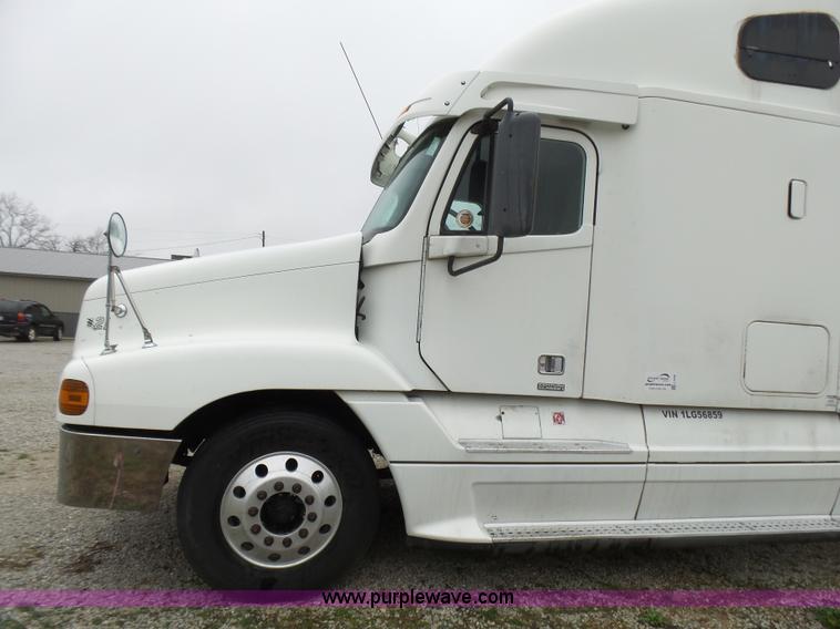 image for item L5446 2001 Freightliner Century Class 120 semi truck