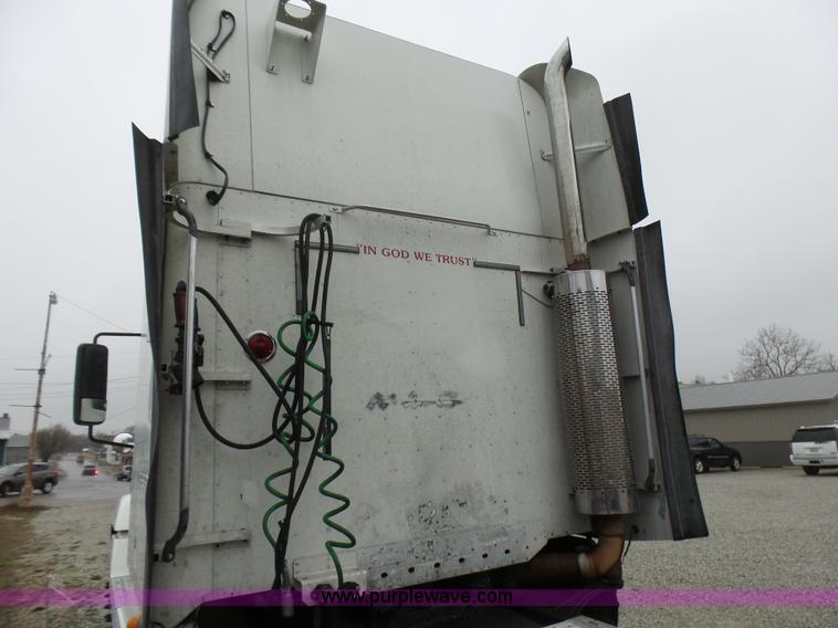 image for item L5446 2001 Freightliner Century Class 120 semi truck