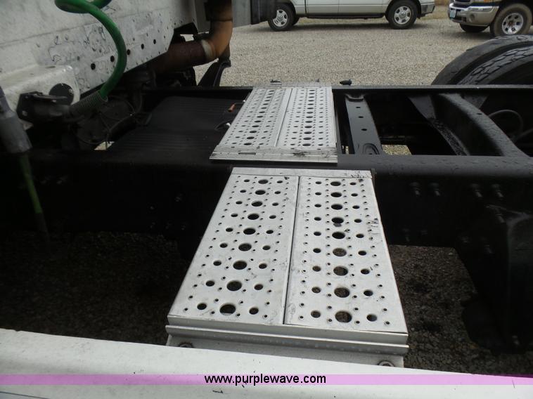 image for item L5446 2001 Freightliner Century Class 120 semi truck