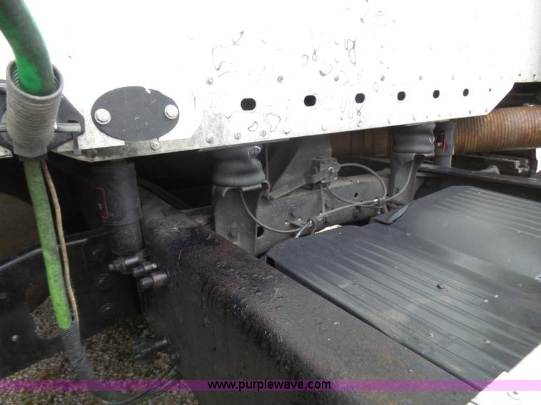 image for item L5446 2001 Freightliner Century Class 120 semi truck