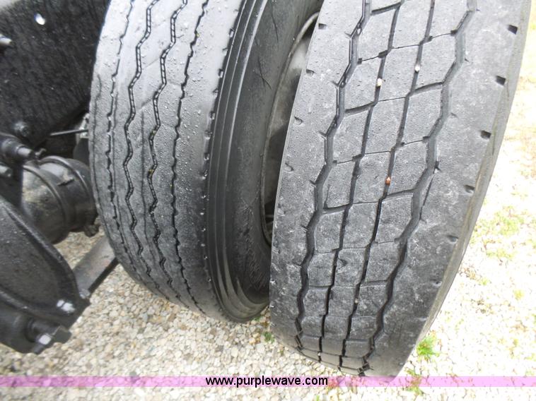 image for item L5446 2001 Freightliner Century Class 120 semi truck