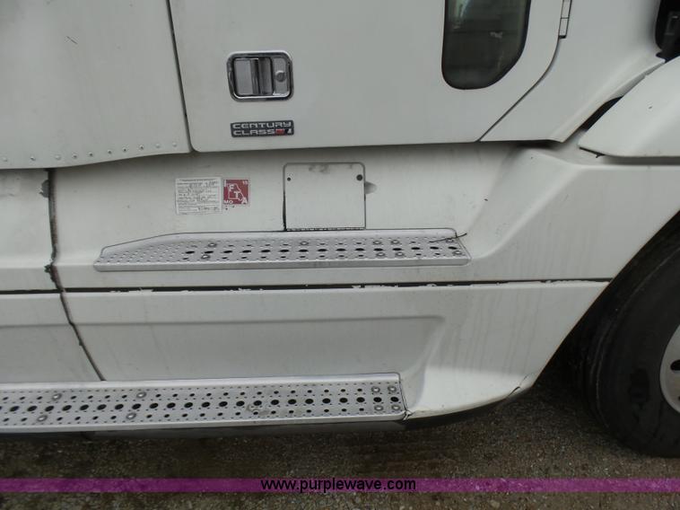 image for item L5446 2001 Freightliner Century Class 120 semi truck