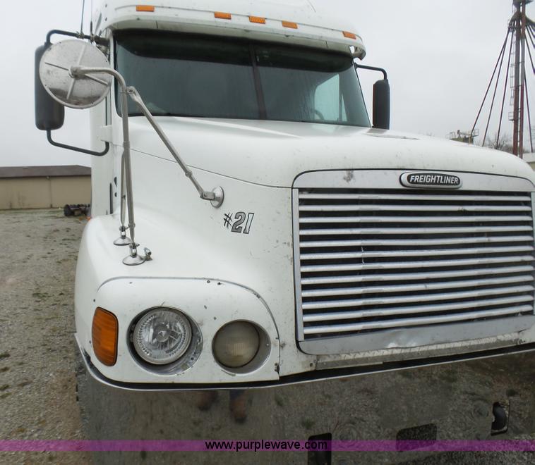 image for item L5446 2001 Freightliner Century Class 120 semi truck