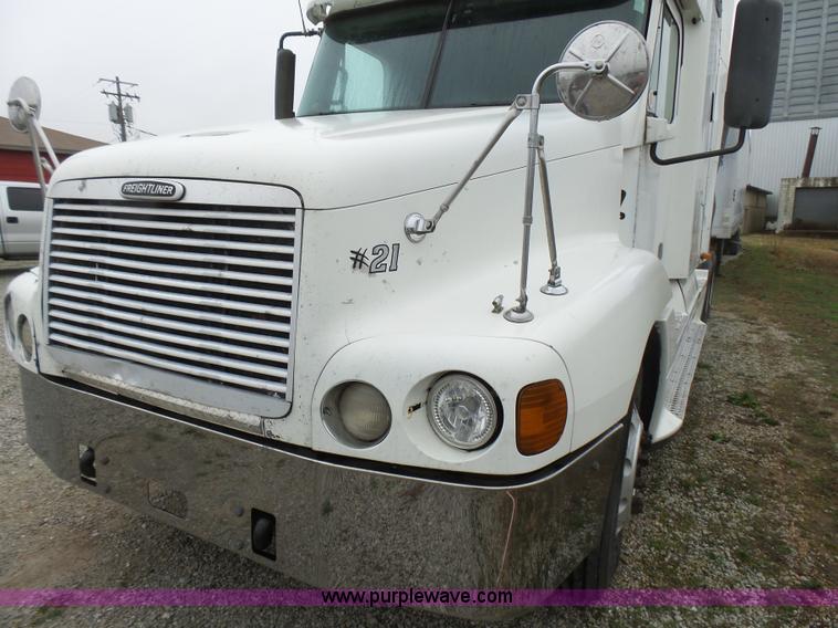 image for item L5446 2001 Freightliner Century Class 120 semi truck