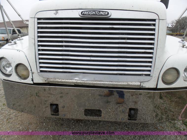 image for item L5446 2001 Freightliner Century Class 120 semi truck