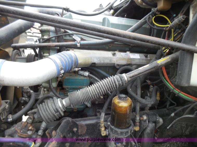 image for item L5446 2001 Freightliner Century Class 120 semi truck