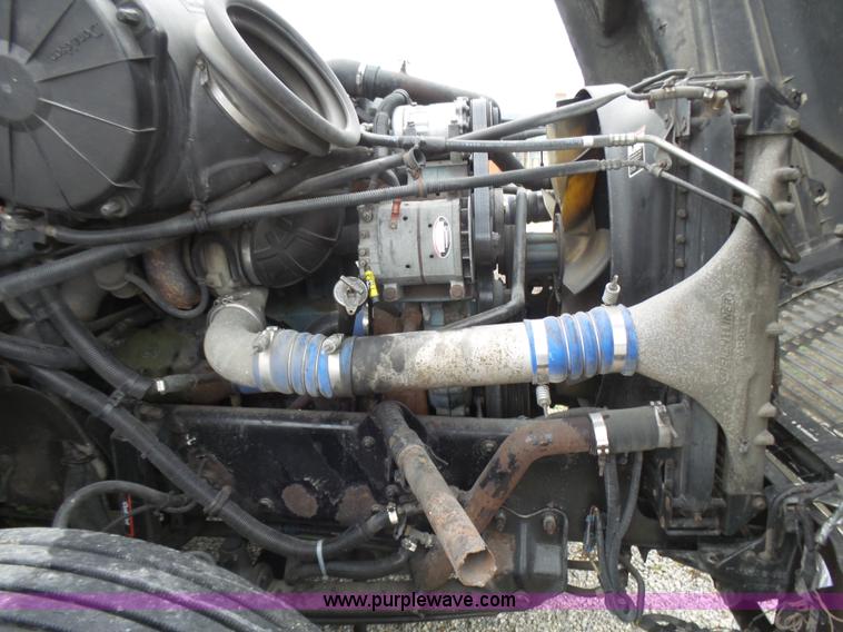 image for item L5446 2001 Freightliner Century Class 120 semi truck