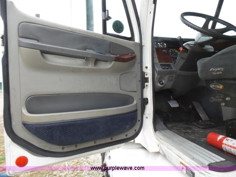 image for item L5446 2001 Freightliner Century Class 120 semi truck