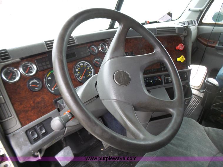 image for item L5446 2001 Freightliner Century Class 120 semi truck