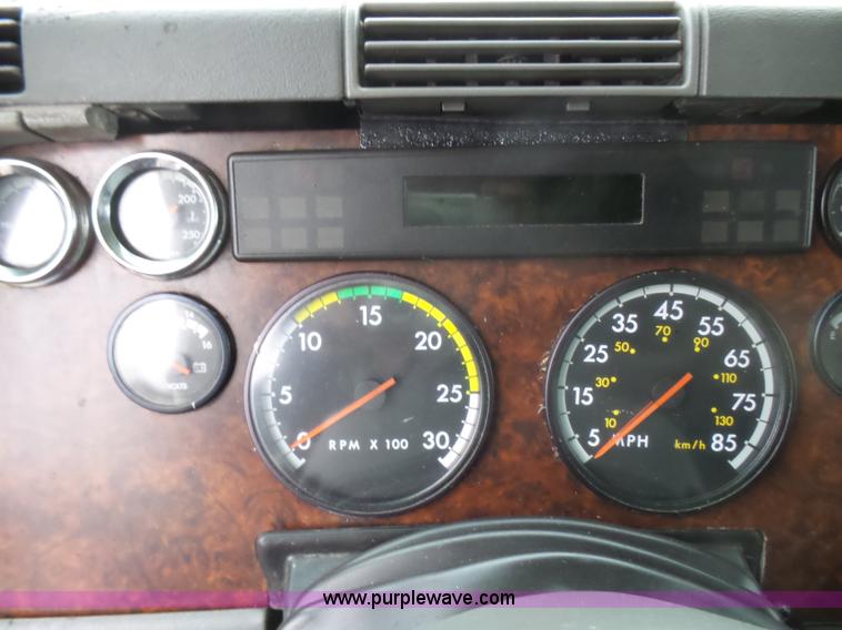 image for item L5446 2001 Freightliner Century Class 120 semi truck