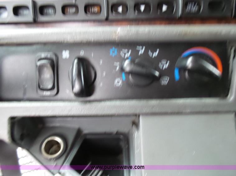 image for item L5446 2001 Freightliner Century Class 120 semi truck