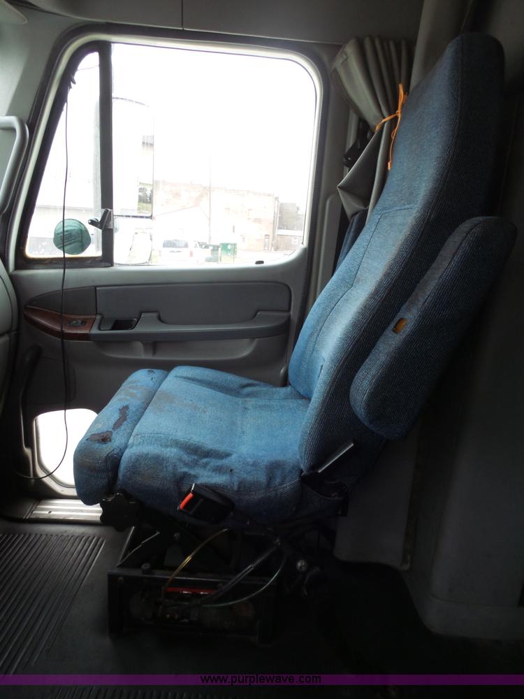 image for item L5446 2001 Freightliner Century Class 120 semi truck