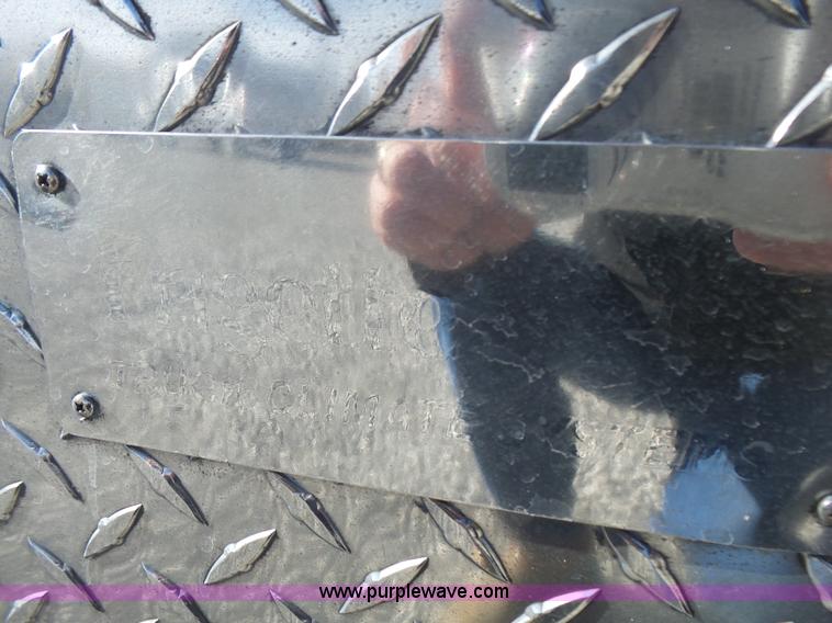 image for item L5473 2007 Freightliner ST120 semi truck