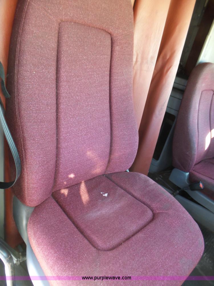 image for item L5473 2007 Freightliner ST120 semi truck