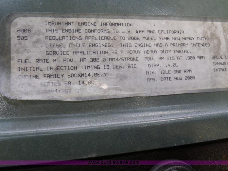 image for item L5473 2007 Freightliner ST120 semi truck