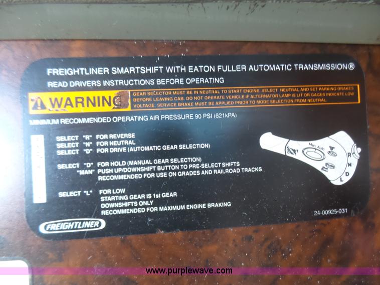 image for item L5473 2007 Freightliner ST120 semi truck