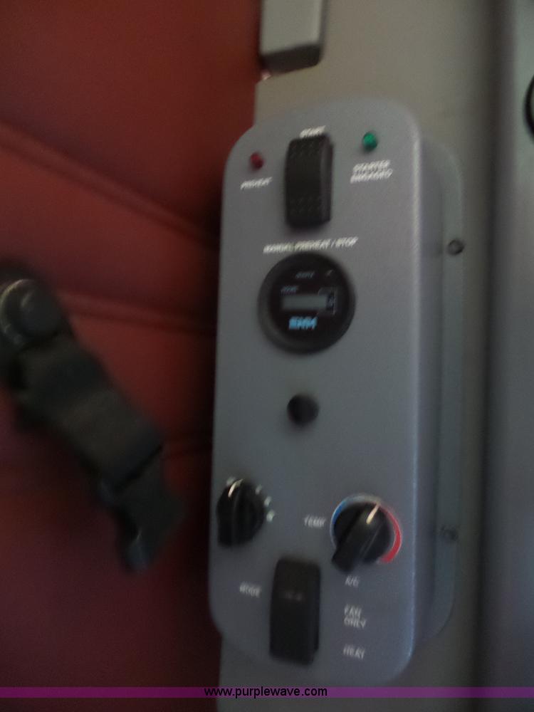 image for item L5473 2007 Freightliner ST120 semi truck