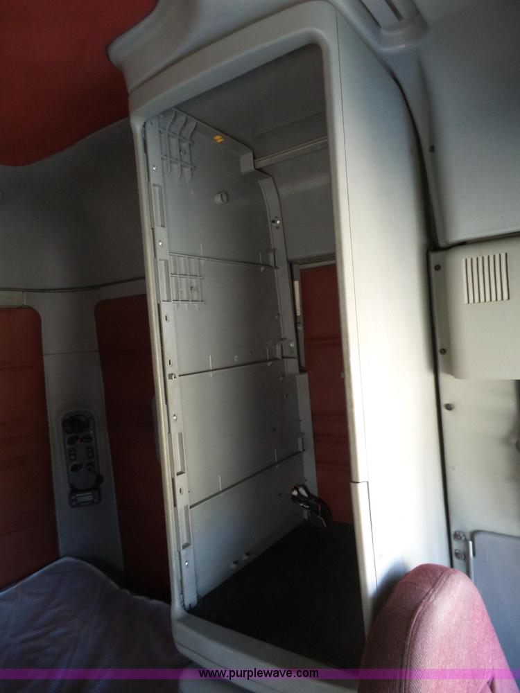 image for item L5473 2007 Freightliner ST120 semi truck