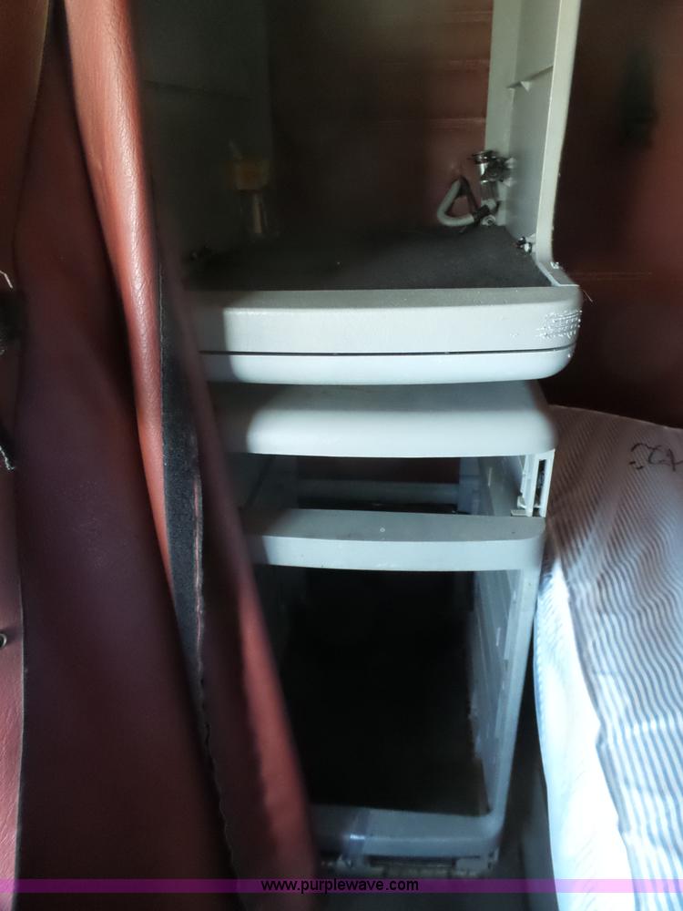 image for item L5473 2007 Freightliner ST120 semi truck