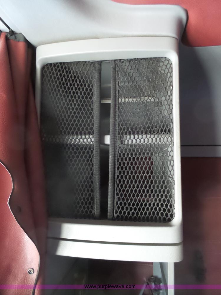 image for item L5473 2007 Freightliner ST120 semi truck