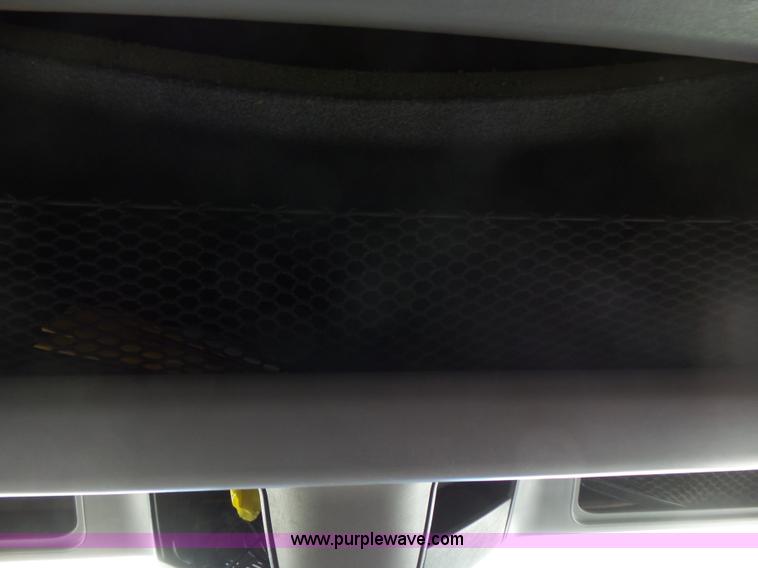 image for item L5473 2007 Freightliner ST120 semi truck