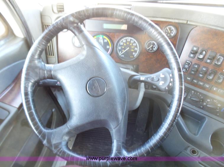 image for item L5473 2007 Freightliner ST120 semi truck