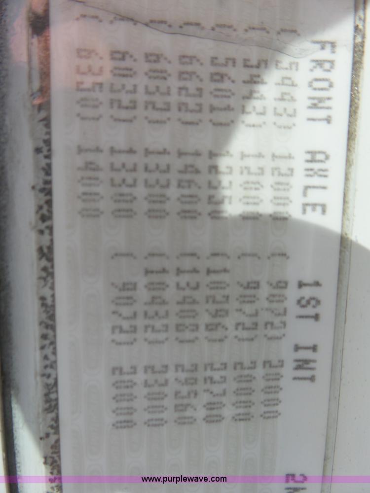 image for item L5473 2007 Freightliner ST120 semi truck