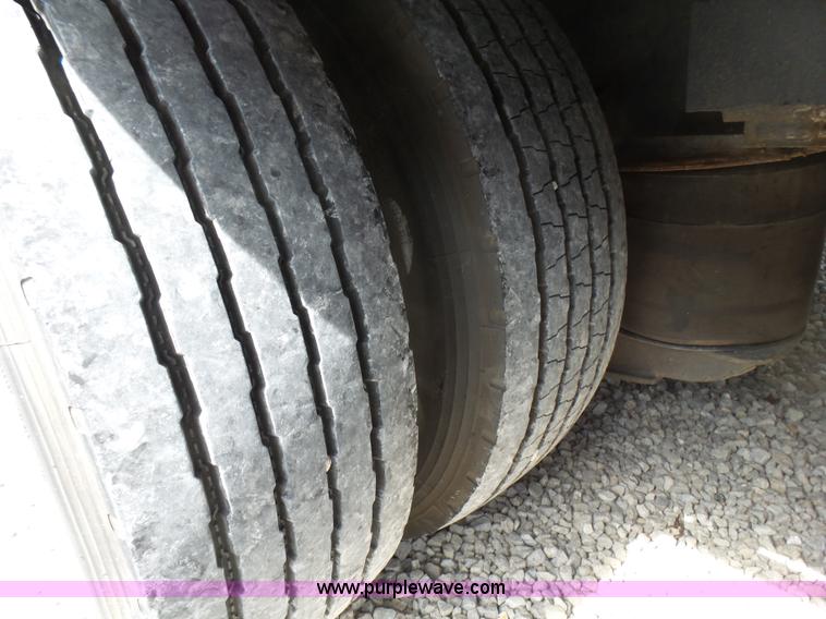 image for item L5475 1998 Doonan drop deck trailer