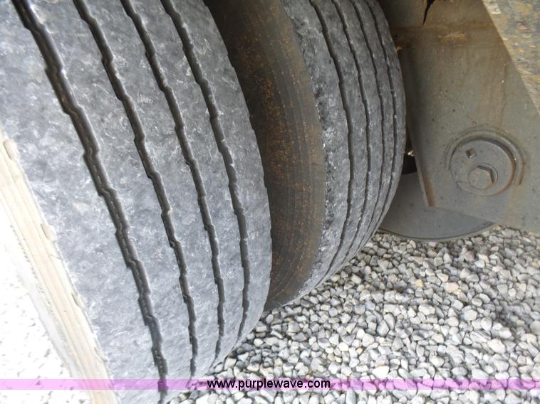 image for item L5475 1998 Doonan drop deck trailer