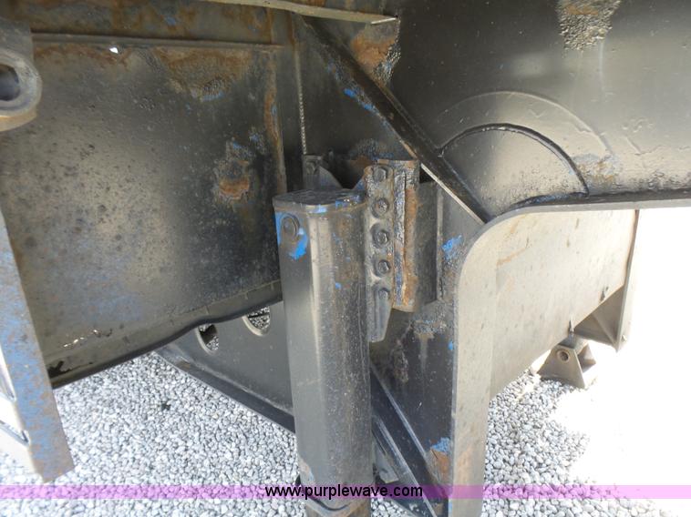 image for item L5475 1998 Doonan drop deck trailer