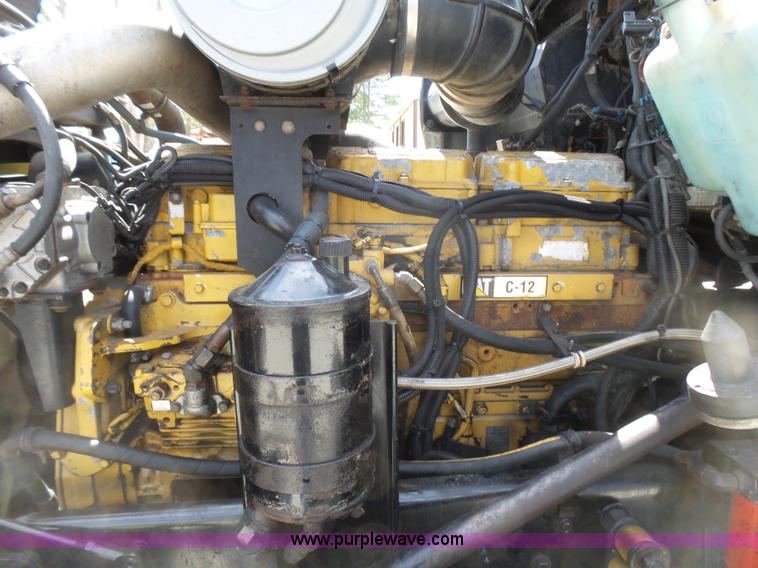 image for item L5479 2000 Kenworth T800B semi truck