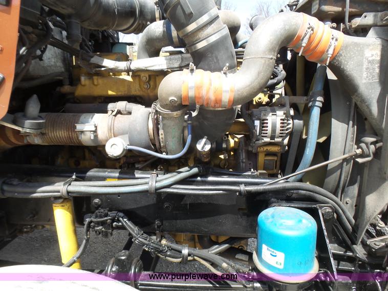 image for item L5479 2000 Kenworth T800B semi truck