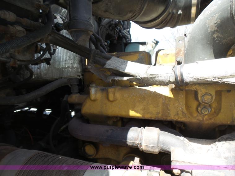 image for item L5479 2000 Kenworth T800B semi truck