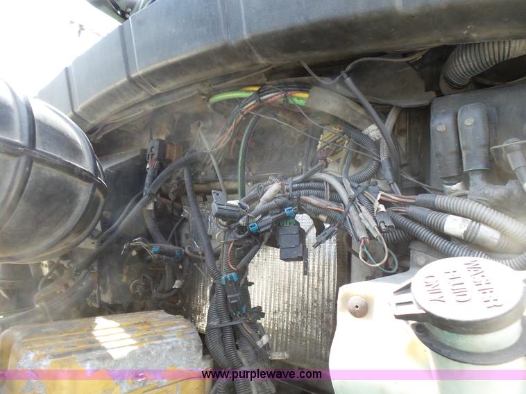 image for item L5479 2000 Kenworth T800B semi truck