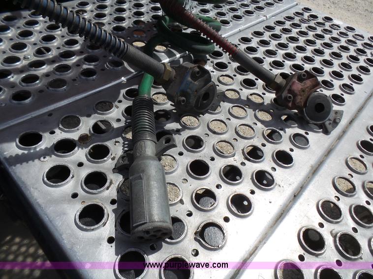 image for item L5479 2000 Kenworth T800B semi truck