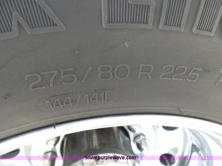 image for item L5479 2000 Kenworth T800B semi truck