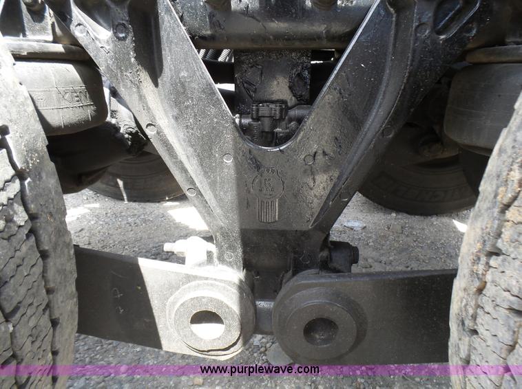 image for item L5479 2000 Kenworth T800B semi truck