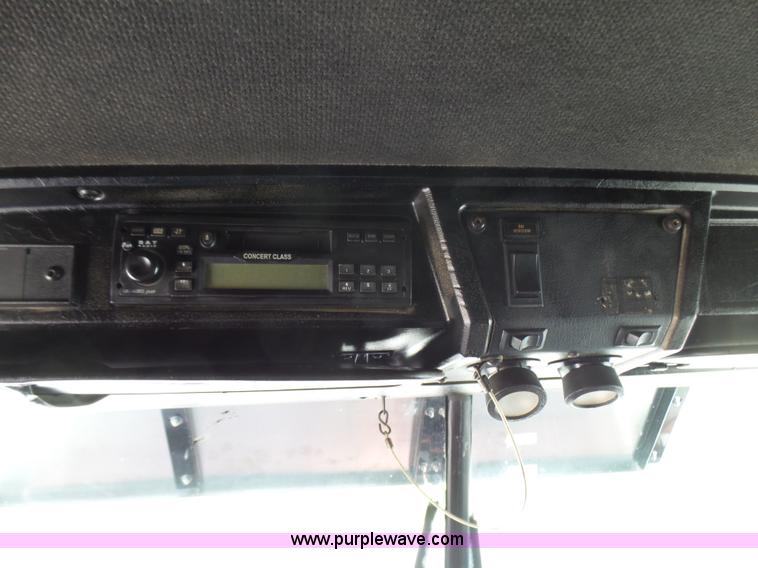 image for item L5479 2000 Kenworth T800B semi truck