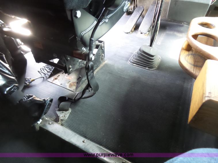 image for item L5479 2000 Kenworth T800B semi truck