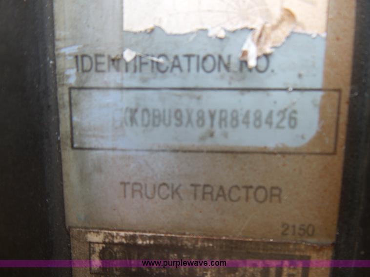 image for item L5479 2000 Kenworth T800B semi truck